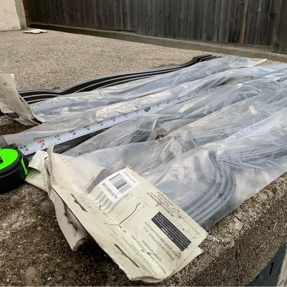 SOLD⭐️NEW PRICE⭐️6 Packs of 5 METAL PORCH PICKETS made in 🇨🇦 30 unused pieces - Picture 5 of 11